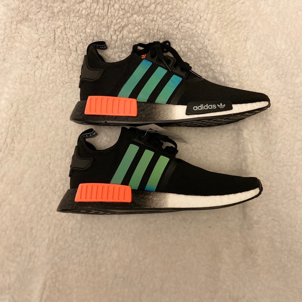ADIDAS NMD R1 - Picture 2 of 8